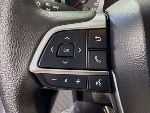 Used 2020 Toyota Highlander LE image 14