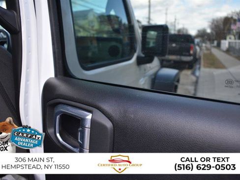 Used 2025 Jeep Wrangler Sport S image 28