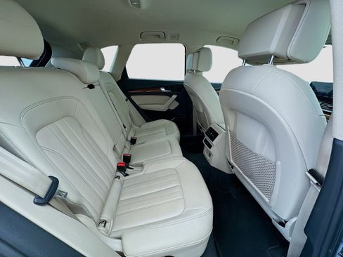 Used 2021 Audi Q5 2.0T Premium image 18