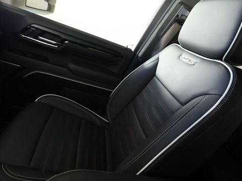 Used 2026 GMC Sierra 2500 AT4X image 35