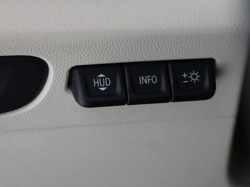 Used 2023 Buick Envision Avenir image 30