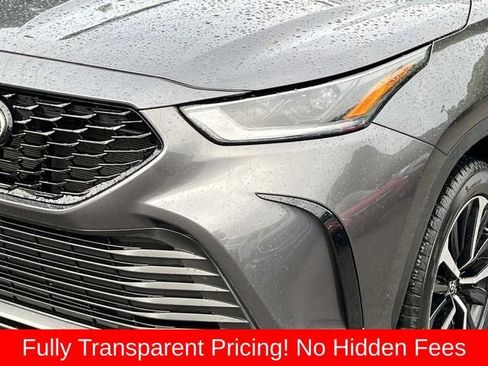 Used 2022 Toyota Highlander XSE AWD/4WD image 9