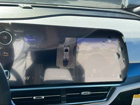 New 2026 Chevrolet Equinox EV LT image 24