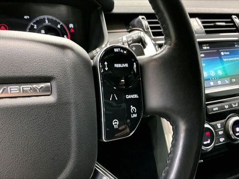 Used 2019 Land Rover Discovery HSE image 21