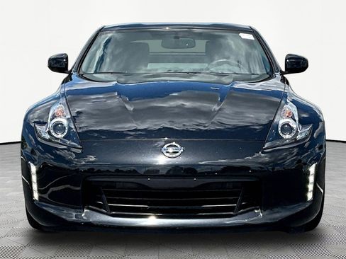 Used 2018 Nissan 370Z Touring RWD image 2