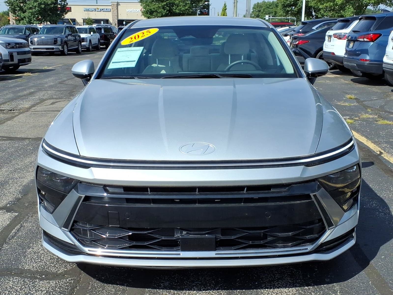 New 2025 Hyundai Sonata SEL FWD image 2