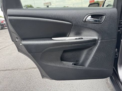 Used 2018 Dodge Journey SE w/ Popular Equipment Group FWD image 17