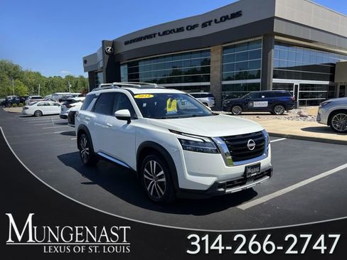 Used 2024 Nissan Pathfinder Platinum w/ Cargo Package AWD/4WD image 1