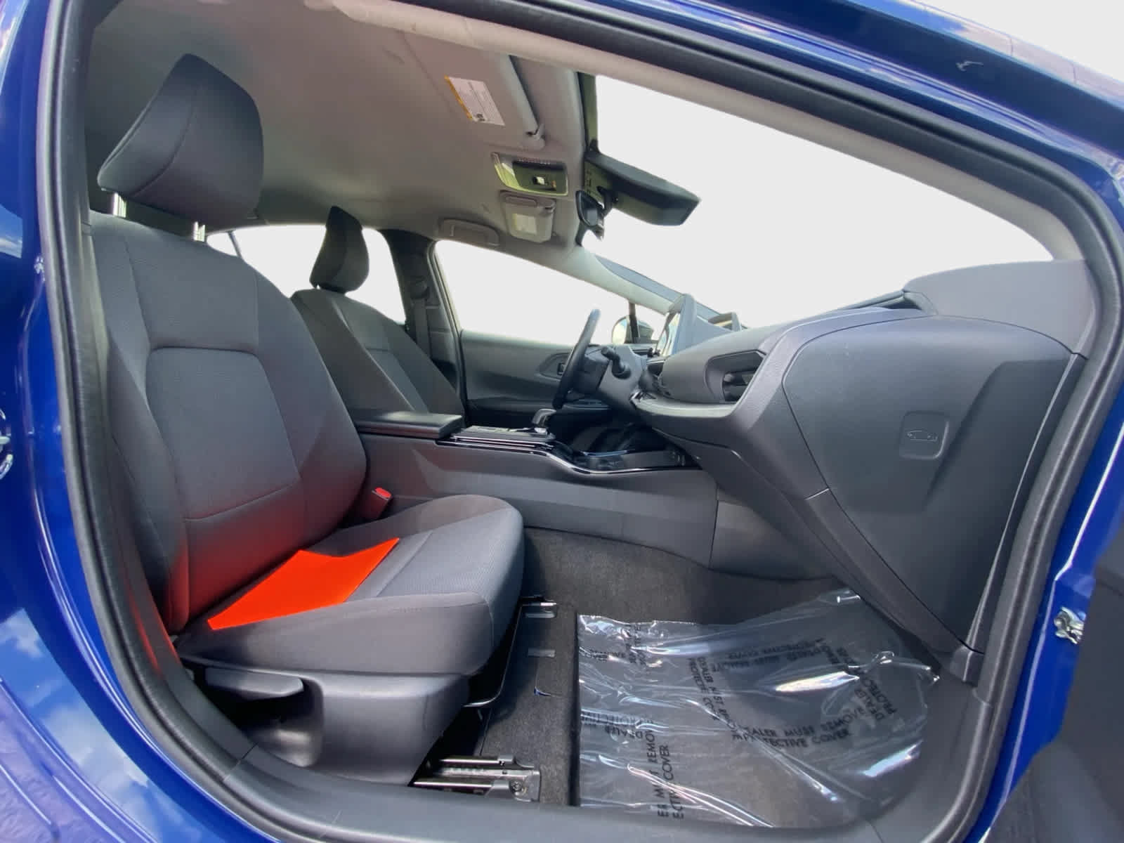 Used 2024 Toyota Prius LE FWD image 14