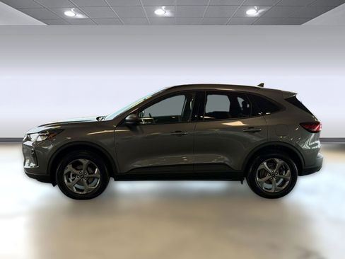 Used 2025 Ford Escape ST-Line image 2