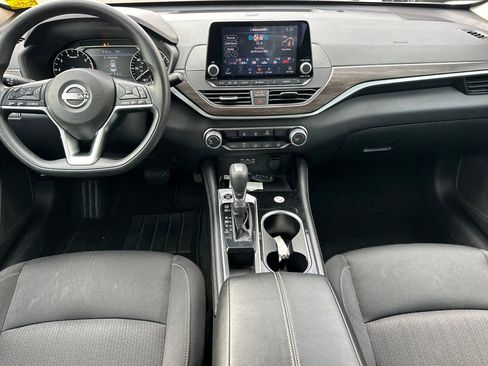 Used 2023 Nissan Altima 2.5 SV image 16