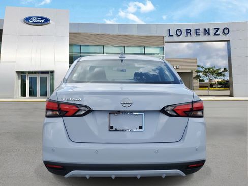 Used 2025 Nissan Versa SV image 6