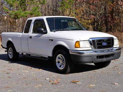 Used 2004 Ford Ranger XLT / 4.0L V6 / Power Locks & image 4