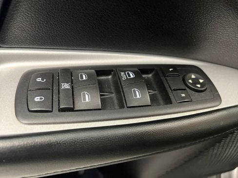 Used 2016 Dodge Journey SE image 12