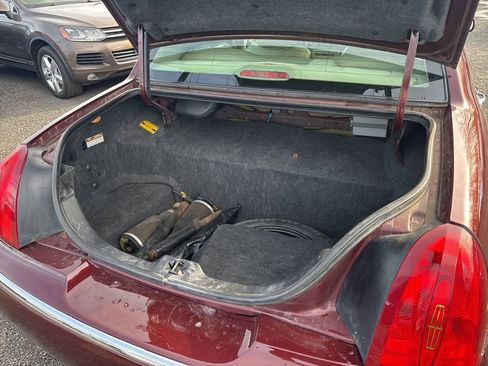 Used 2000 Lincoln Town Car Cartier image 46