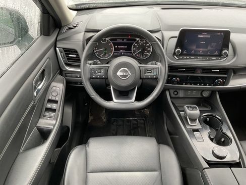 Used 2024 Nissan Rogue SV w/ SV Premium Package AWD/4WD image 16