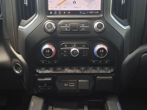 Used 2022 GMC Sierra 1500 Denali w/ Denali Premium Package AWD/4WD image 20