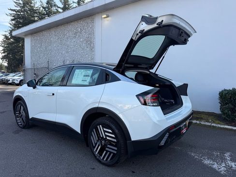 New 2026 Nissan Leaf SV+ w/ Floor Mat Package (SV+) image 10