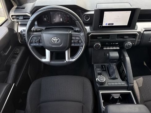 Used 2025 Toyota 4Runner SR5 AWD/4WD image 11