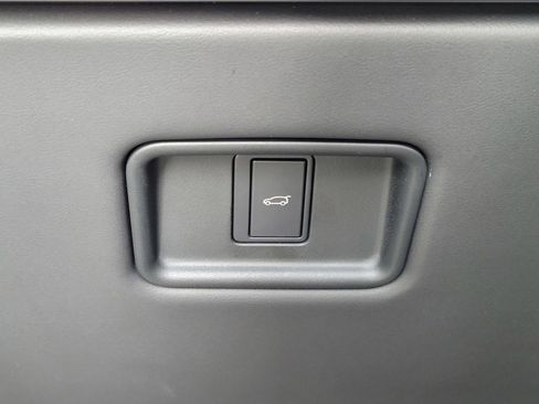 Used 2024 Land Rover Range Rover Sport SE image 26