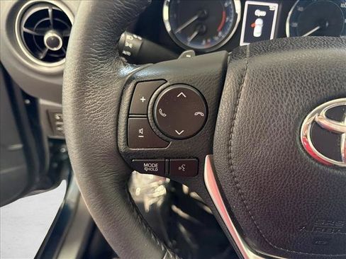 Used 2018 Toyota Corolla SE w/ SE Premium Package FWD image 15