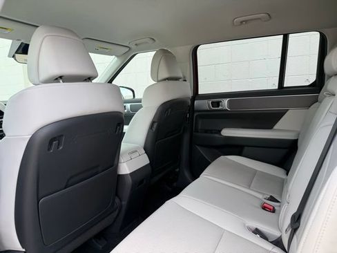 Certified 2025 Hyundai Santa Fe SEL AWD/4WD image 32