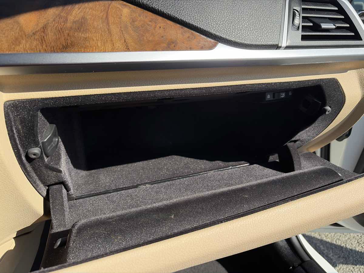 Used 2018 BMW 330i Sedan w/ Convenience Package RWD image 32