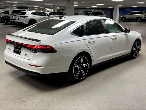 Used 2024 Honda Accord Sport image 7