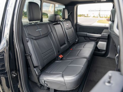 Used 2025 Ford F450 Platinum image 40