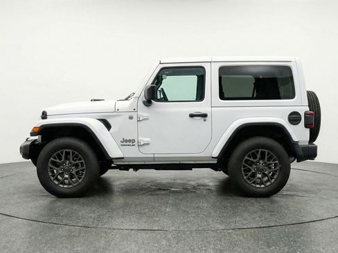 Used 2025 Jeep Wrangler Sahara image 5