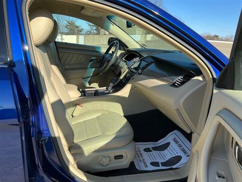 Used 2015 Ford Taurus SEL w/ Equipment Group 201A image 34