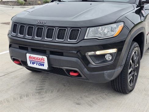 Used 2019 Jeep Compass Trailhawk image 9
