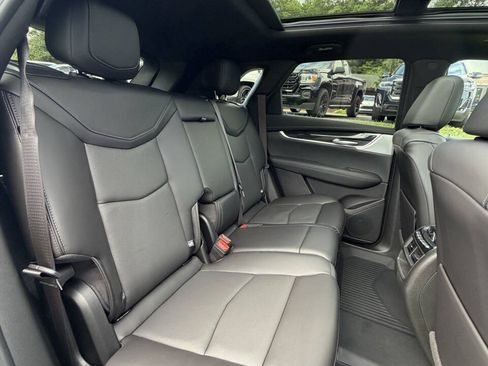 Used 2025 Cadillac XT5 Premium Luxury w/ Technology Package AWD/4WD image 40