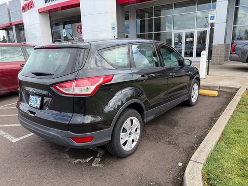 Used 2015 Ford Escape S FWD image 4