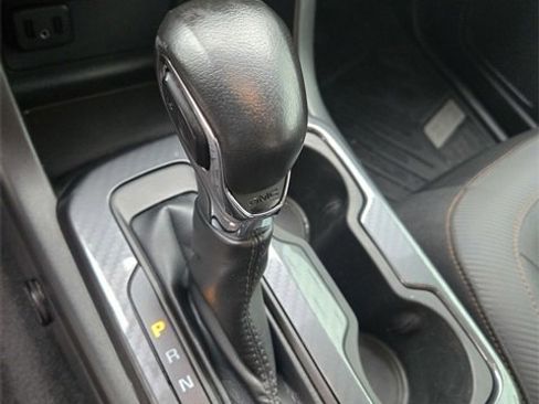 Used 2022 GMC Canyon AT4 image 16