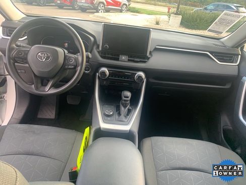 Used 2025 Toyota RAV4 XLE image 10