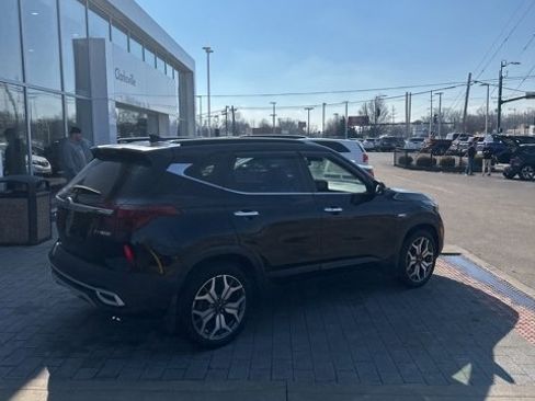 Used 2021 Kia Seltos SX w/ SX Sunroof Package image 9