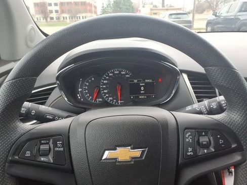 Used 2017 Chevrolet Trax LT AWD/4WD image 18