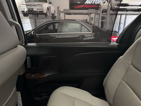 Used 2016 Toyota Sienna Limited AWD/4WD image 32