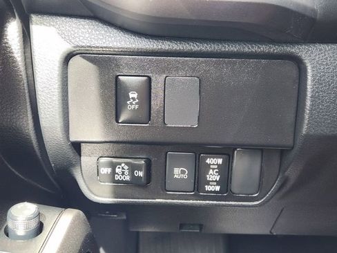 Used 2022 Toyota Tacoma TRD Off-Road w/ Technology Package AWD/4WD image 22