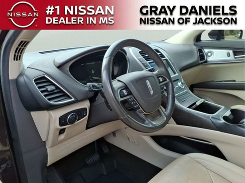 Used 2020 Lincoln Nautilus Reserve w/ Equipment Group 202A image 11