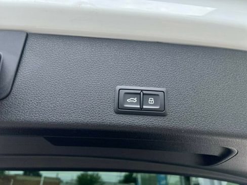 Used 2024 Audi Q8 e-tron Prestige w/ Prestige Package AWD/4WD image 9