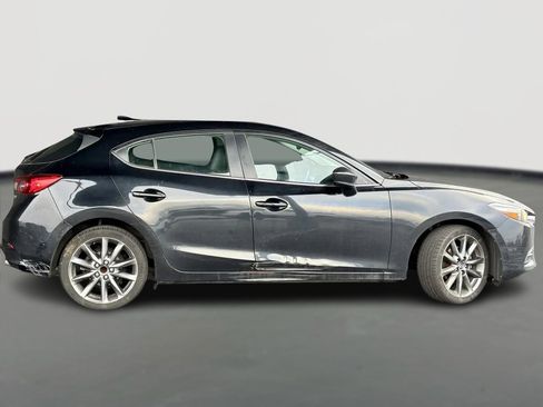 Used 2018 MAZDA MAZDA3 Touring image 4