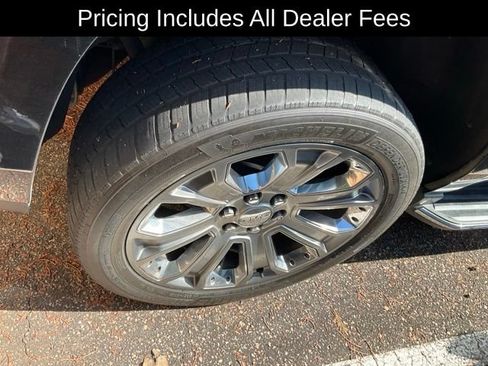 Used 2017 GMC Yukon Denali w/ Open Road Package AWD/4WD image 11
