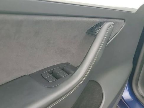 Used 2022 Tesla Model Y Long Range image 14