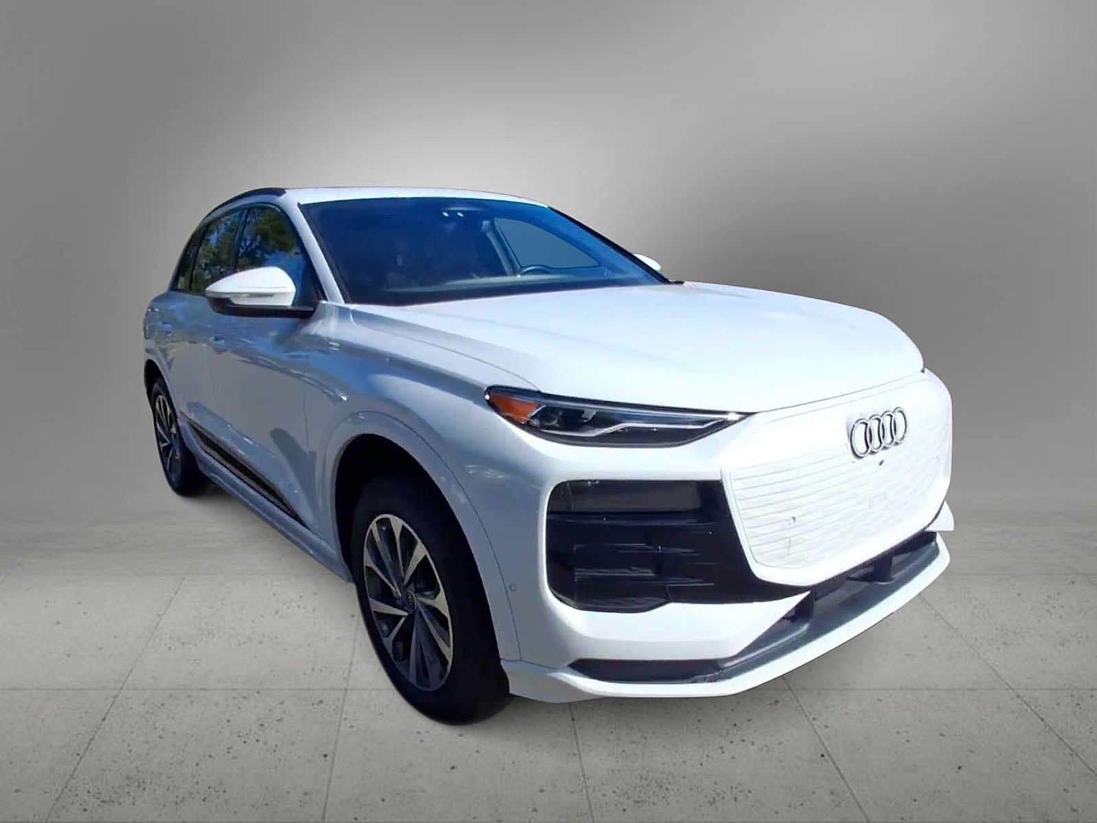 Used 2025 Audi Q6 e-tron Premium w/ Convenience Package AWD/4WD image 2