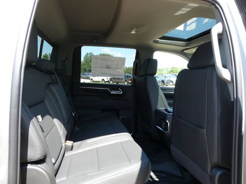 New 2026 GMC Sierra 2500 SLT w/ SLT Premium Package AWD/4WD image 14