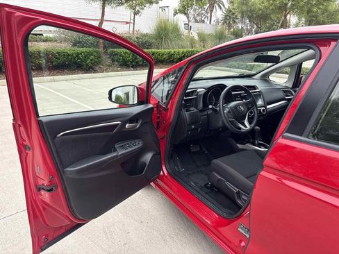 Used 2016 Honda Fit EX image 17