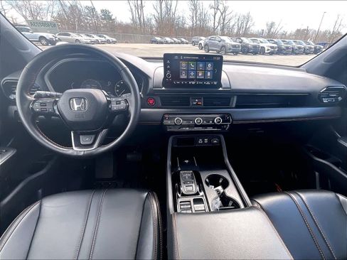 Used 2025 Honda Pilot TrailSport image 22