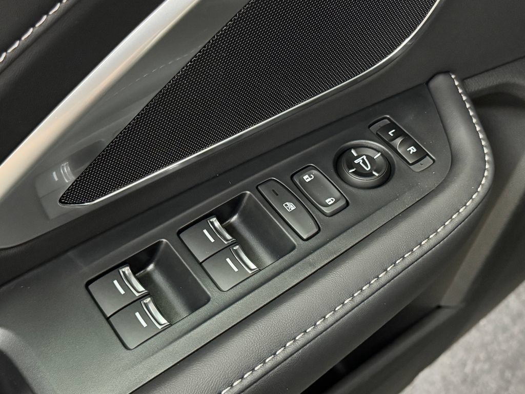 New 2026 Acura RDX SH-AWD image 12